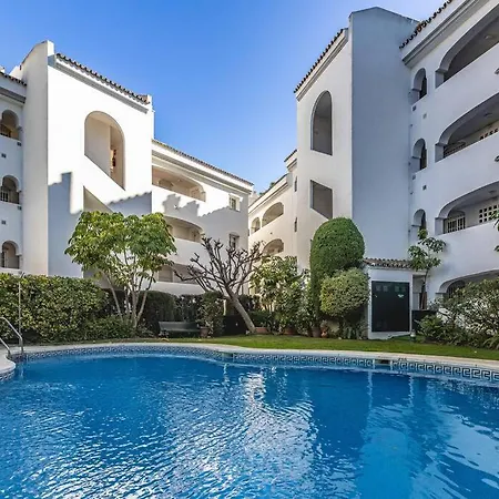 Luminoso Duplex 4 Hab. En Guadalmina Baja Apartment *